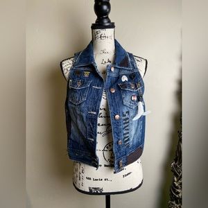 Brand New Vest with custom made pins and distressed patches Women’s size Medium
